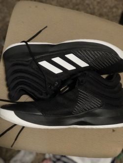 Adidas basketball shoes size 13