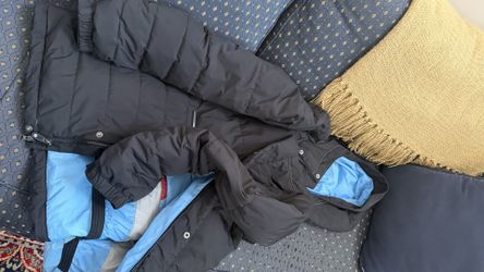 gently loved burton snowboarding jacket men’s large