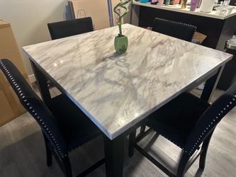 Marble Diner room table