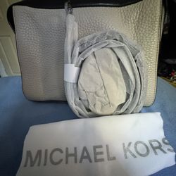 New Michael Kors Purse