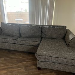 Couch With Pull Out Bed 