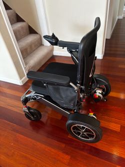 Electric wheelchair