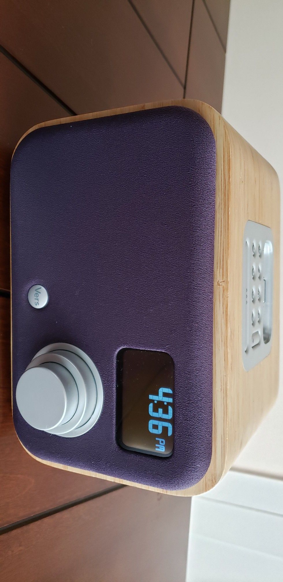 Vers 1.5R Alarm Clock Radio iPod Dock