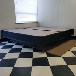 King size bed frame - can DELIVER almost anywhere for $20 extra - gently used and in very good condition 😍