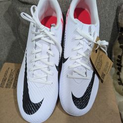 Nike Mercurial Vapor 15 Club Indoor/Court Low-Top Soccer Shoes (Bright Cri) 8.5