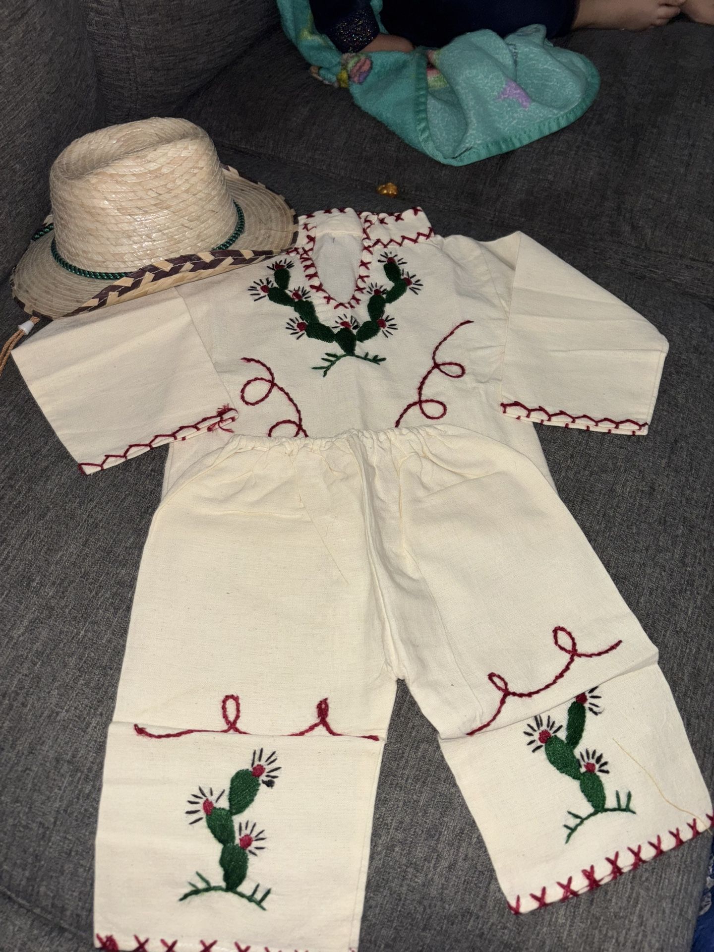 Atuendos Tradicionales Para El 12 De Diciembre