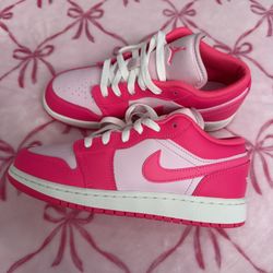 pink nike air jordan