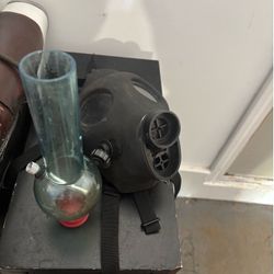 Gas mask b0ng