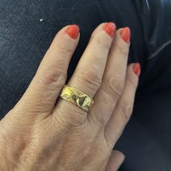 Beautiful 14K GOLD Plated With Grade AAA Zirconia .... Size 8