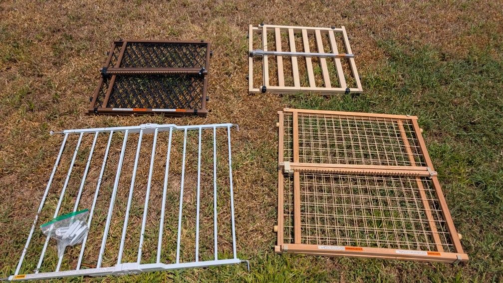 Dog Gate / Baby Gate