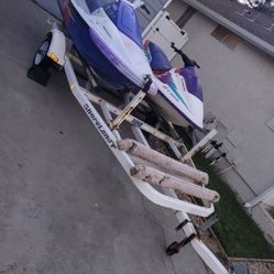 2 Jet skies And Trailer For 3 Jetsky 