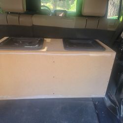 2 Kicker L7r 12 Inch Subs In a Sealed Box8gb