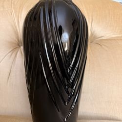 Vintage 1980s Black Draped Ceramic Vase – Glossy Ribbed Statement Piece attributed to Haeger