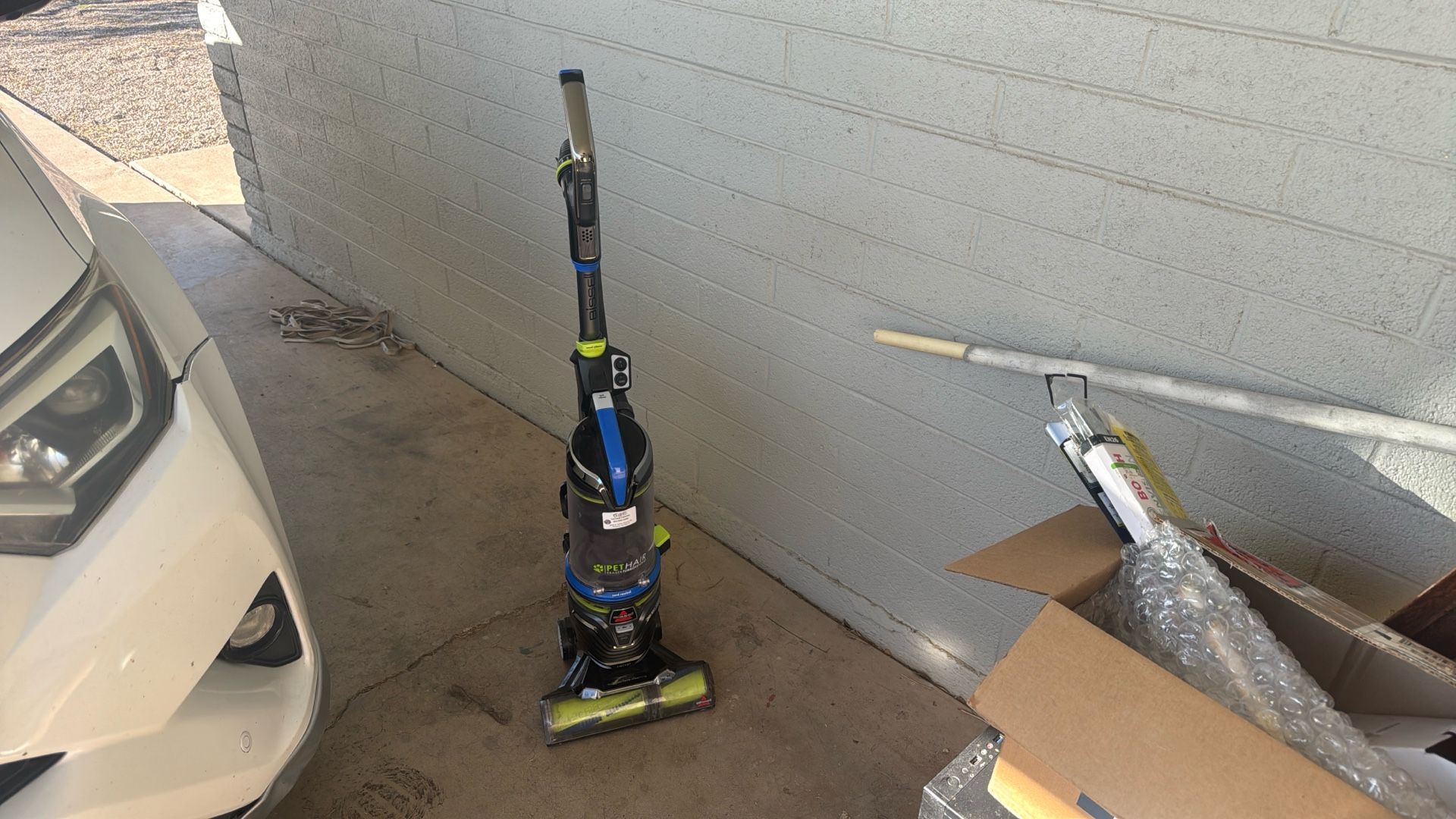 Bissell  Pet Hair Eraser.   Like New$. $50