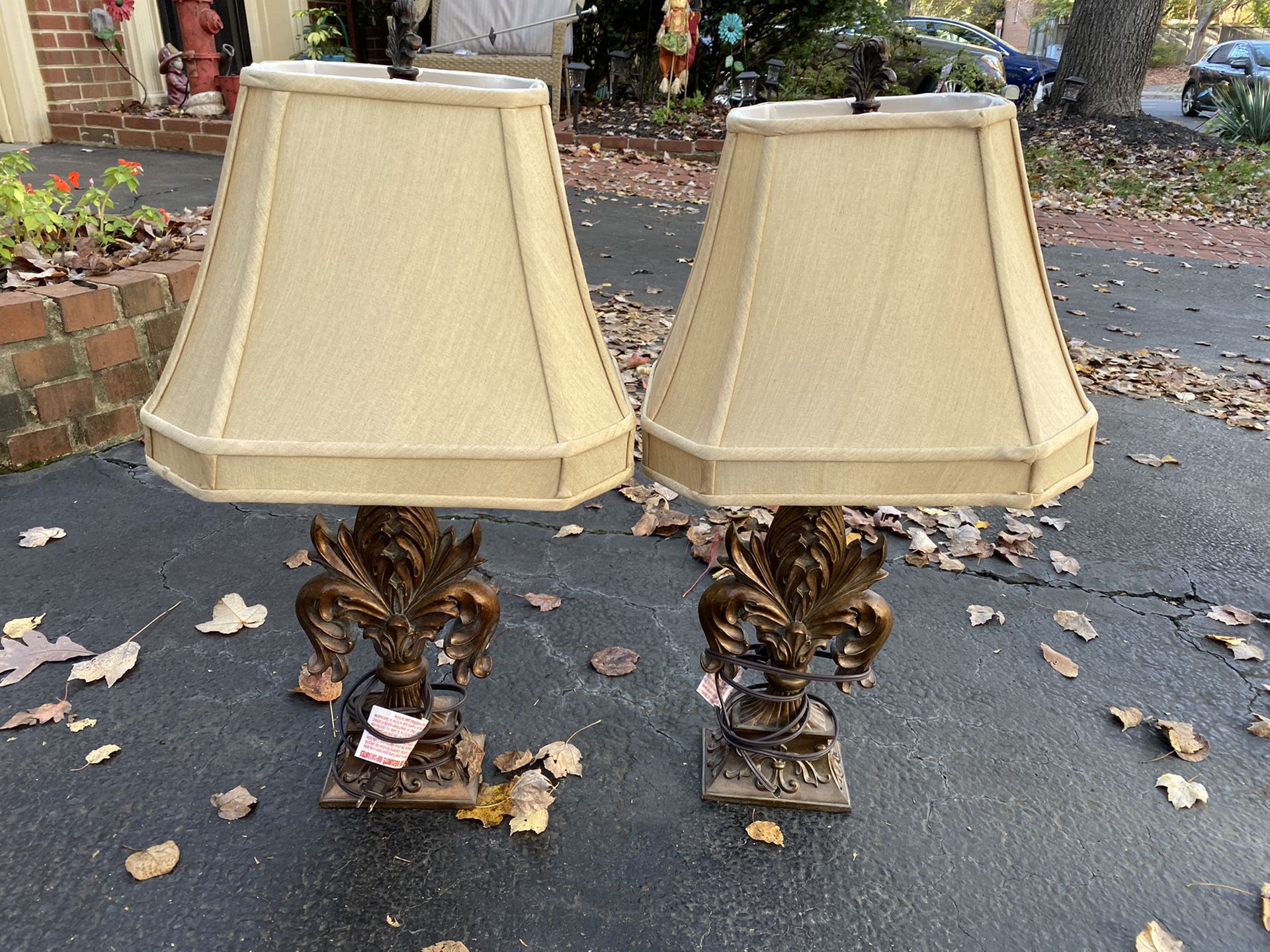 Pair of Table Lamps Vintage Looking Brand New