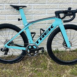 2022 Trek Madone Full Carbon Road Bike 52 cm🇺🇸