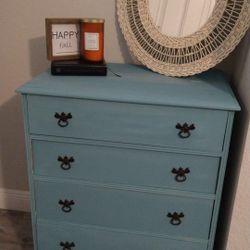 Beautiful Antique Farmhouse Dresser 