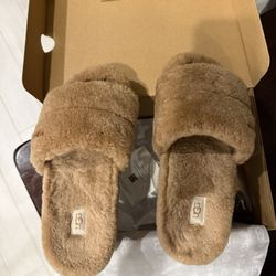 UGG Ladies Slippers - Size 8