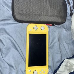 Nitendo Switch Lite With Game