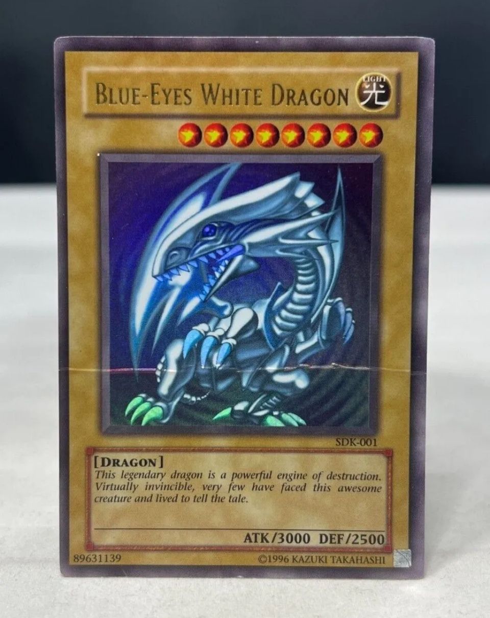 Yugioh Blue Eyes White Dragon SDK Ultra Rare Yugioh 2002