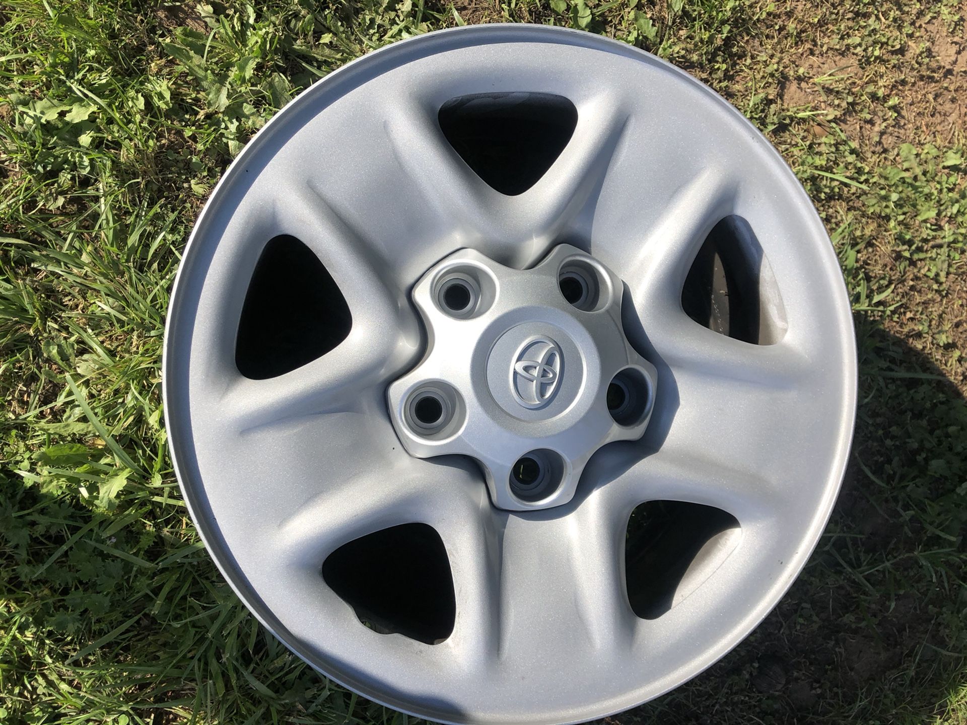 Toyota Tundra 18”x8” rims x’s 4
