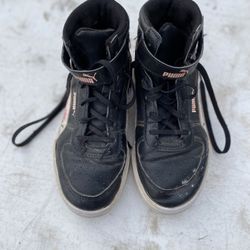 Puma Hi Tops Black Laces Velcro White With Flowers Size 2Kids