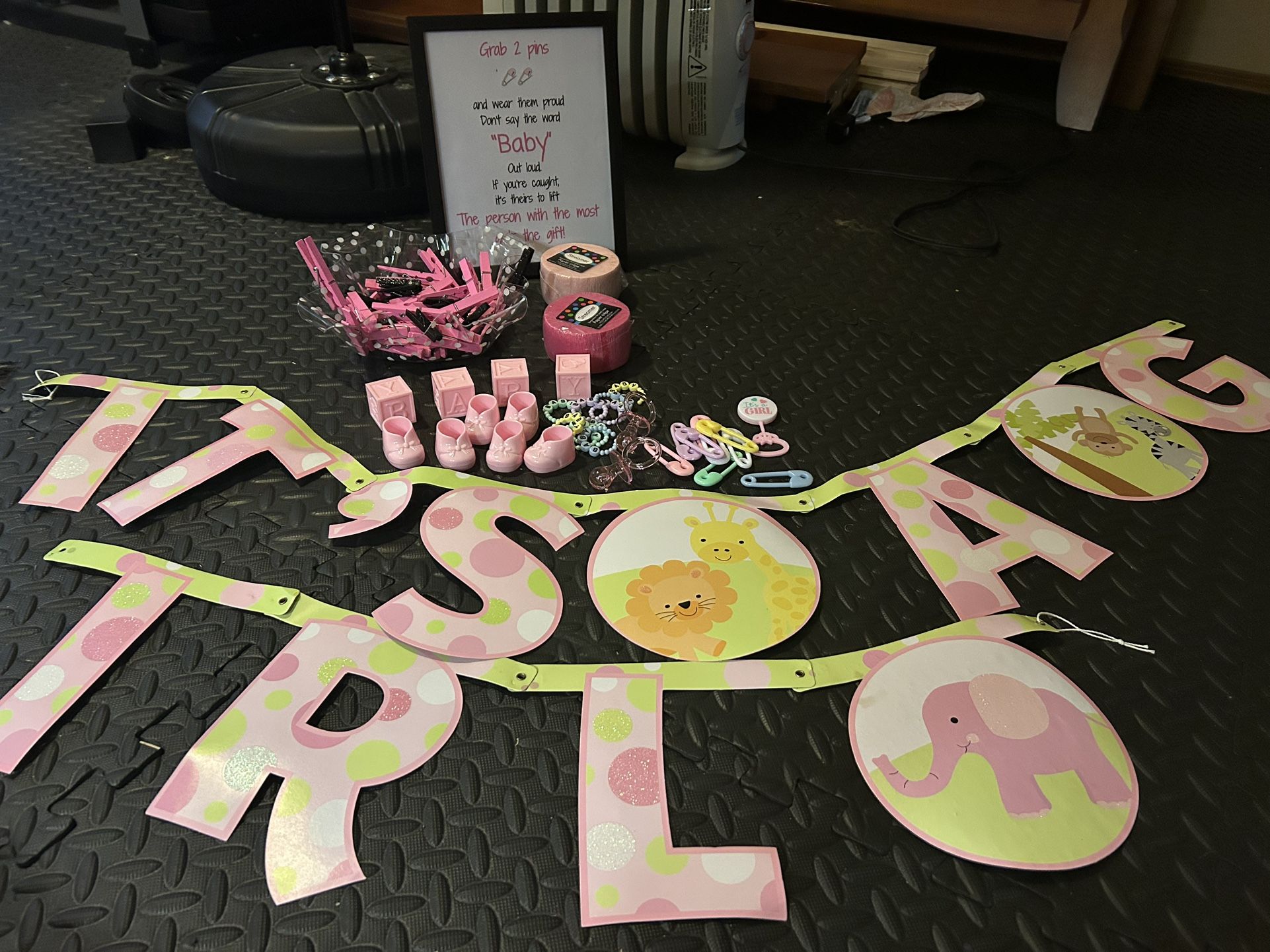 Baby Shower game And A Few Decorations 