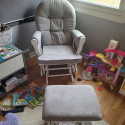 Rocking Chair For Baby's Room
