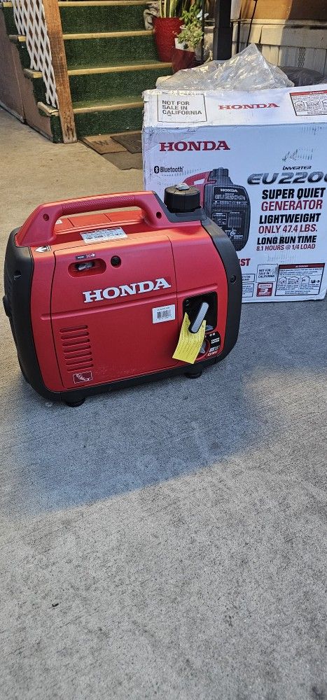 HONDA GAS INVERTER EU2200 SUPER QUIET GENERATOR LIGHTWEIGHT ONLY 47.4LBS LONG RUN TIME BRAND NEW