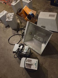 Hydrofarm Grow Light Reflector Hood Set with Ballasts