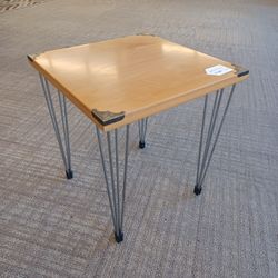 Bl9nde Hairpin Square Side Table