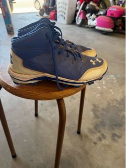 Softball cleats