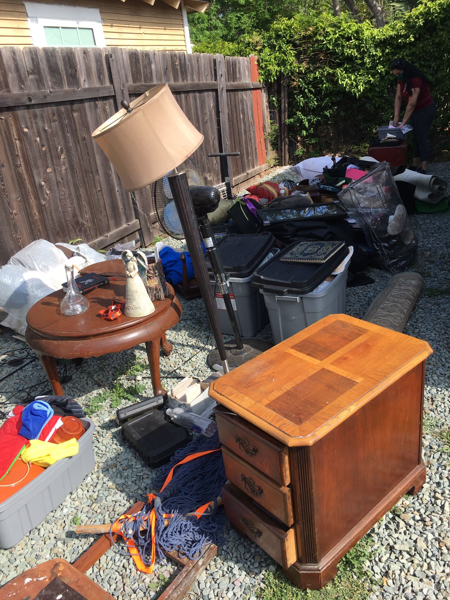 Free stuff furniture and clothes and elec
