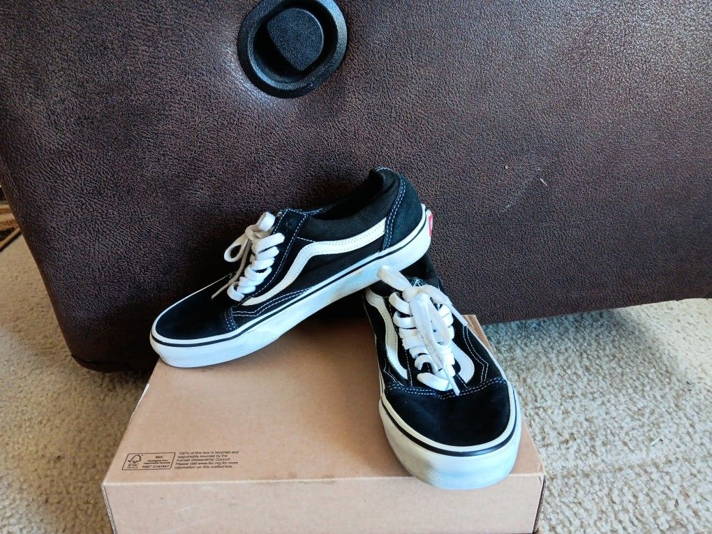 Size 8 Women's Van's 