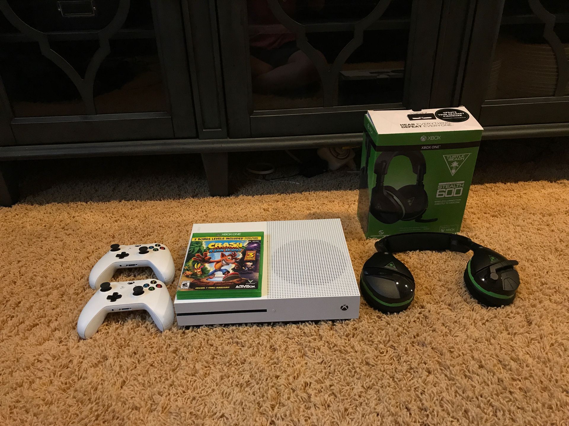 Xbox One S w/ 2 controllers, Turtle Beach Stealth 600 Xbox headset (wireless), and games( specify in description)