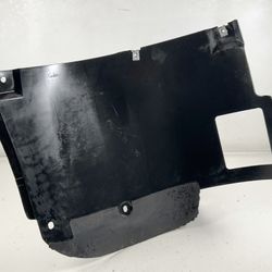 BMW E39 540i 528i DRIVER WHEEL ARC LOWER SPLASH GUARD