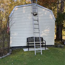 16’ Werner Aluminum Extension Ladder w/ Ladder Mitts
