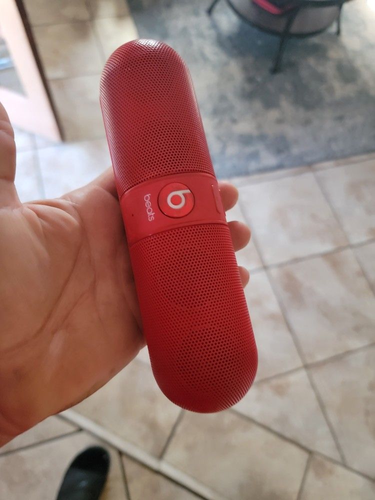 Beats Pill