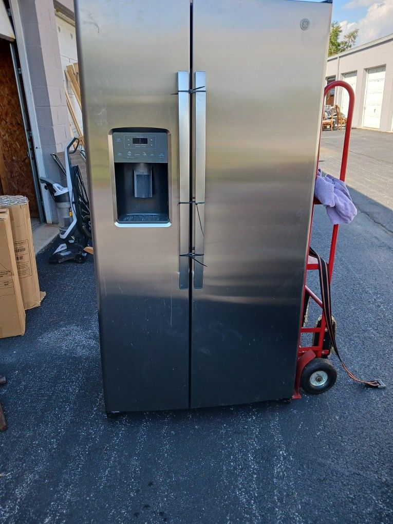 GE Stainless Steel Refrigerator