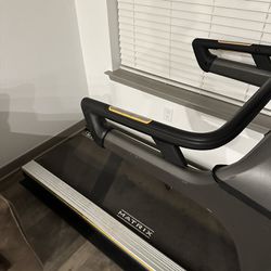 Matrix T75 Treadmill 