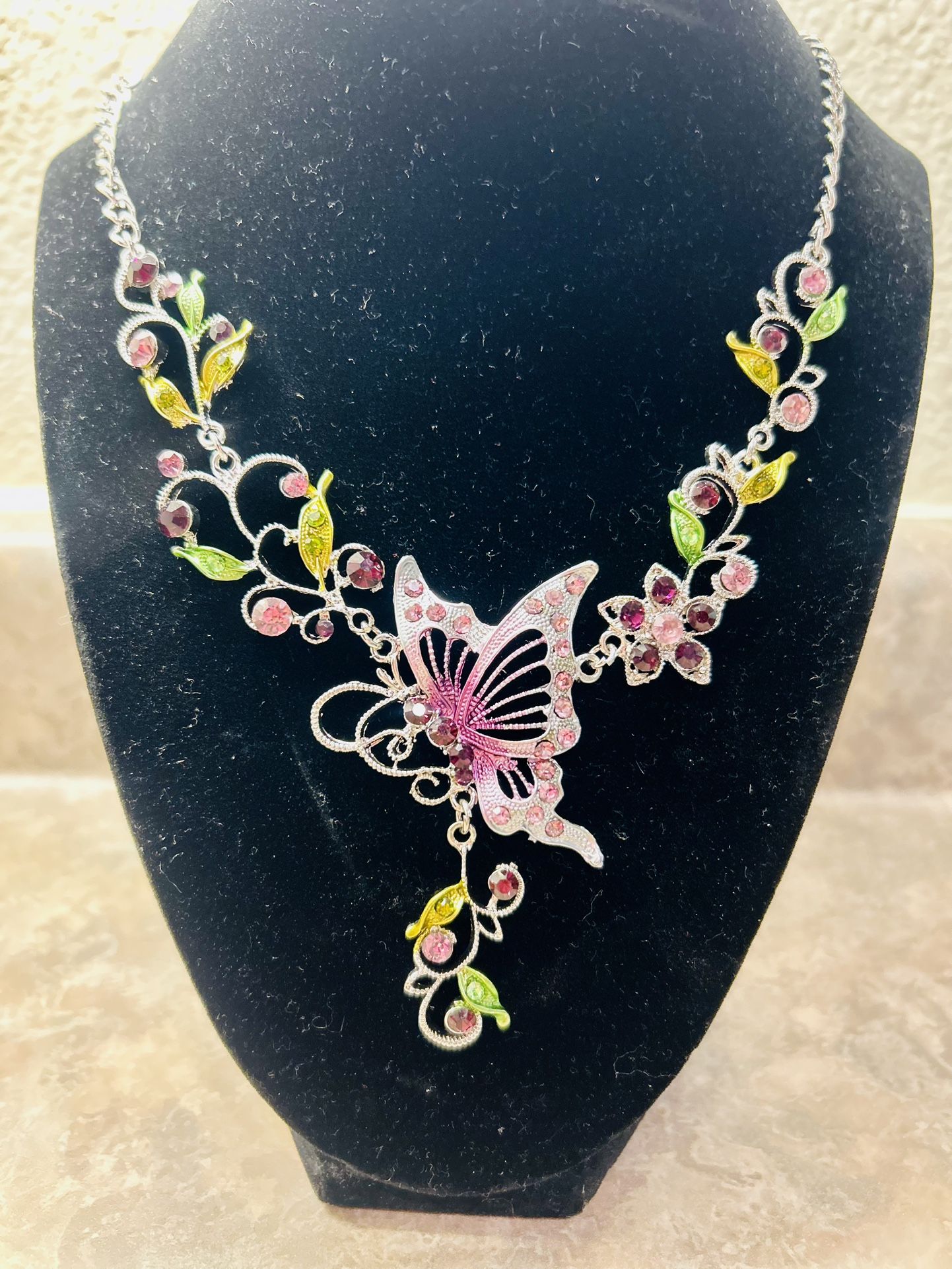 Beautiful Butterfly Necklace 
