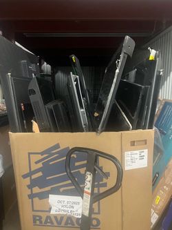 TVs  broken screen   FREE