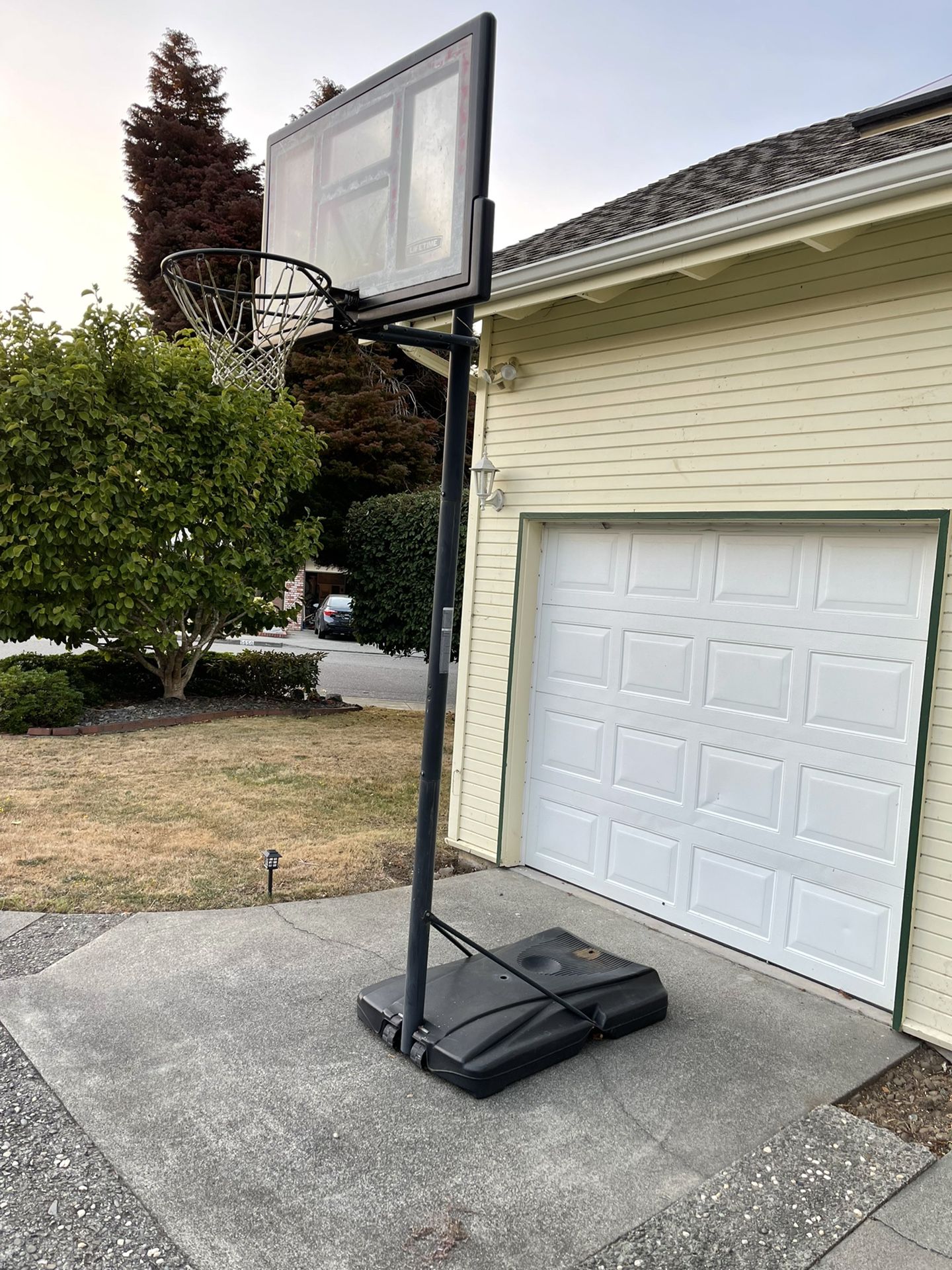 Basketball Hoop Portable Liftime