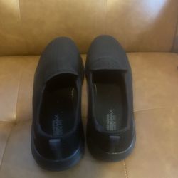 Men’s Sketchers. Size 14