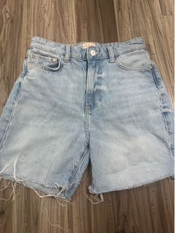 #7 GUESS Light Wash Denim Shorts Size 27