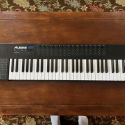 Alesis VI61 MIDI Keyboard 