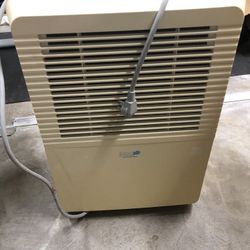 Dehumidifier 70pints/day