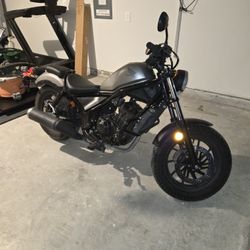 2017 Honda Rebel 300 – $3,100 (Royse City)