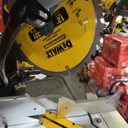 DEWALT CORDED 15 AMP 12"IN MITER SAW LIKE NEW 