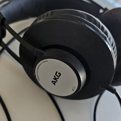 Akg Pro Audio K72 Headphones